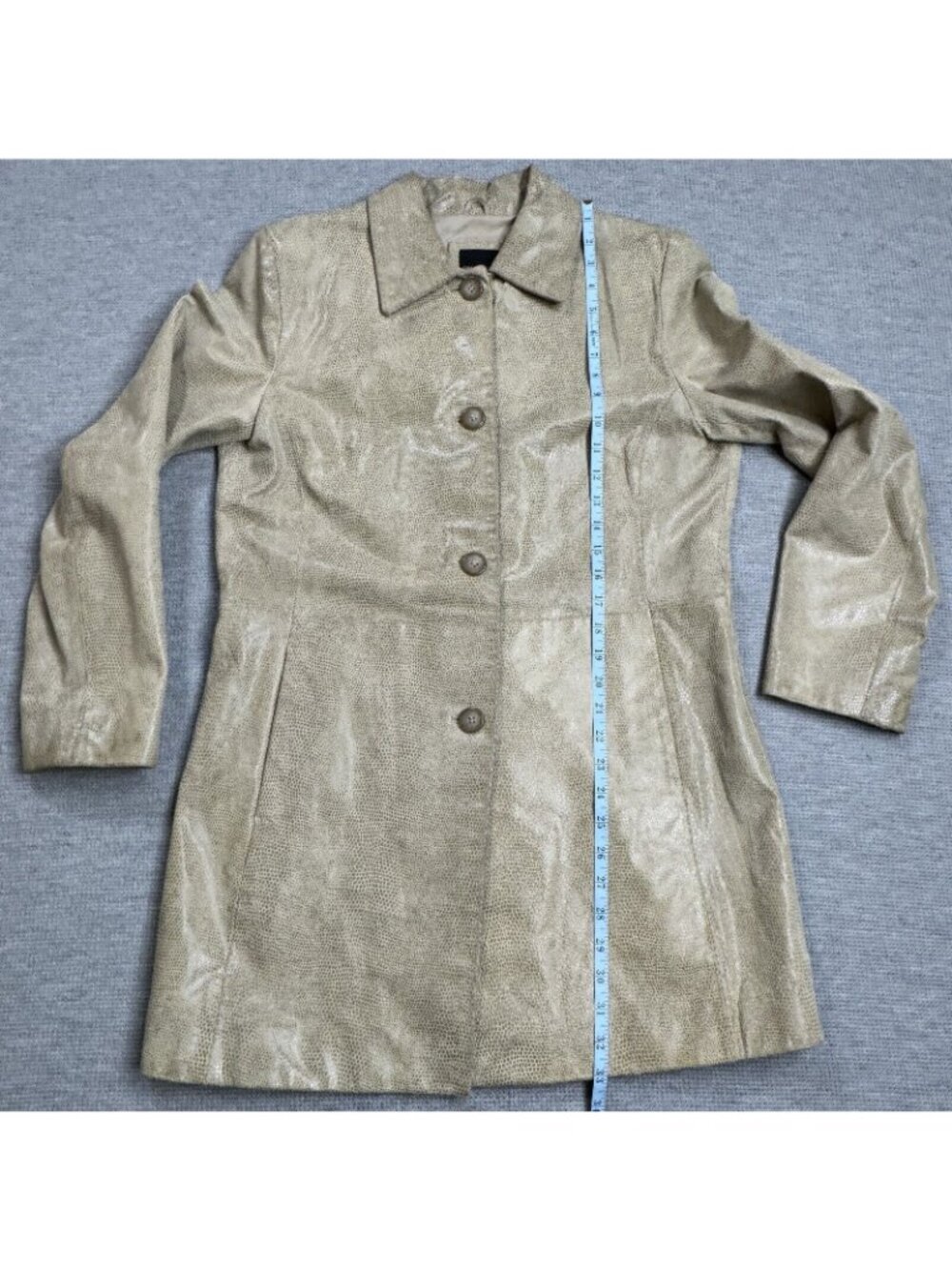 Colebrook & Co Leather Coat Womens Size M Tan Snakeskin Button Front Lined Beige - Picture 12 of 16